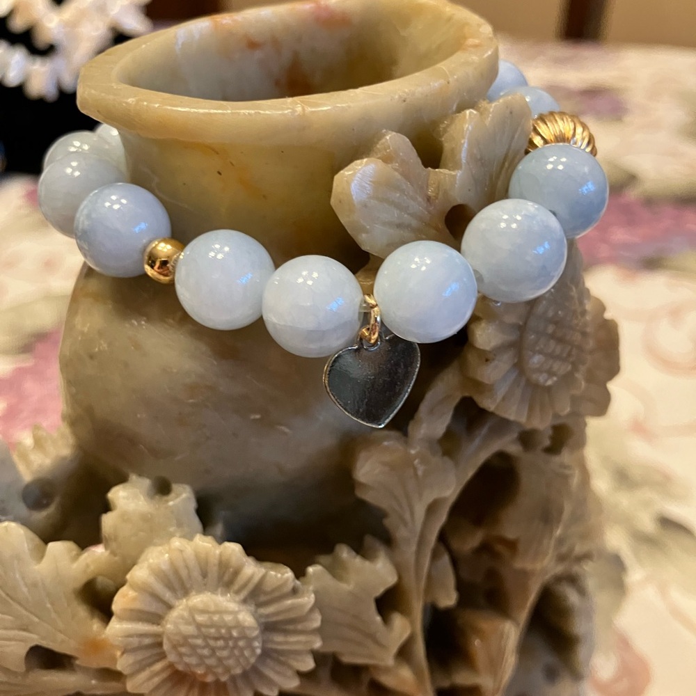 ANGELITE STONES BEAUTIFUL LIGHT BLUE WITH GOLD HEART AND SPACERS - Picture 10 of 13